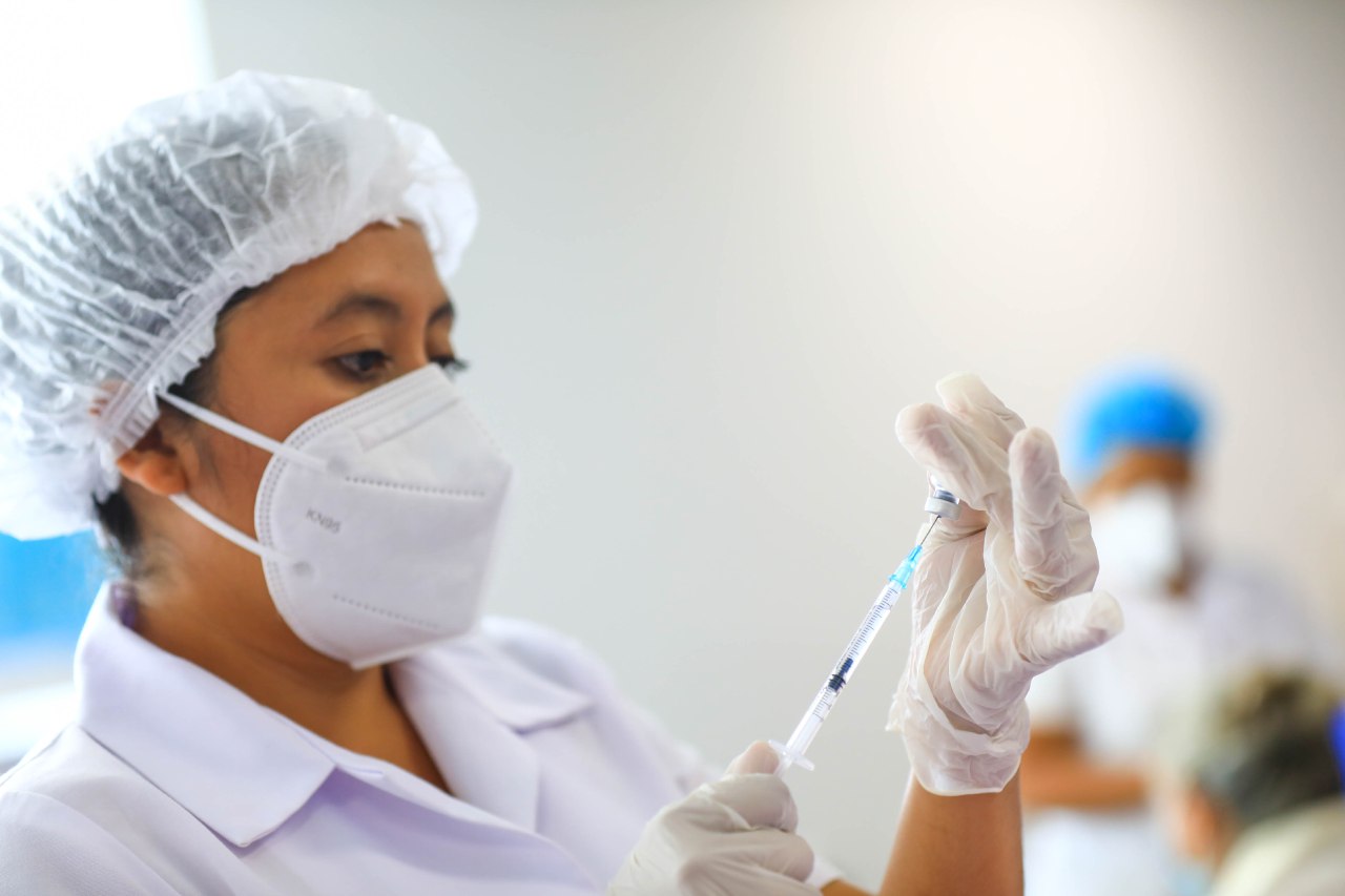 Gobierno reconoce el aporte del personal de salud en plan masivo de vacunación gobierno-reconoce-el-aporte-del-personal-de-salud-en-plan-masivo-de-vacunacion